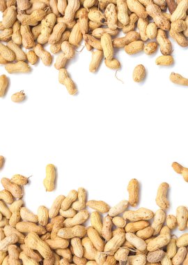 Beyaz arka plan ve kuru kabuklu fıstık. Yiyecek.