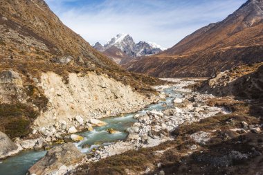 Bhote Nehri Vadisi. Nepal, Sagarmatha Ulusal Parkı