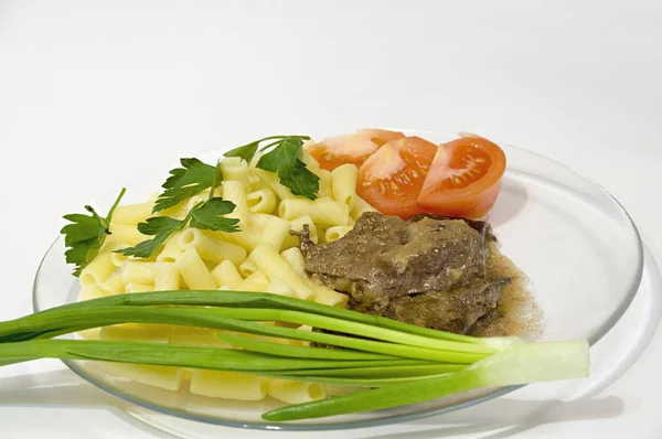 Hígado de res a la parrilla con pasta — Foto de Stock