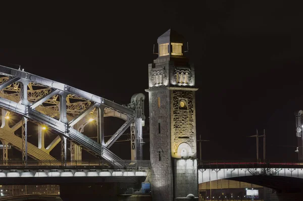 Большеохтинский мост ночью — стоковое фото