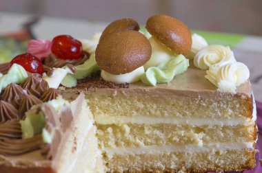 Bisküvi kremalı pasta