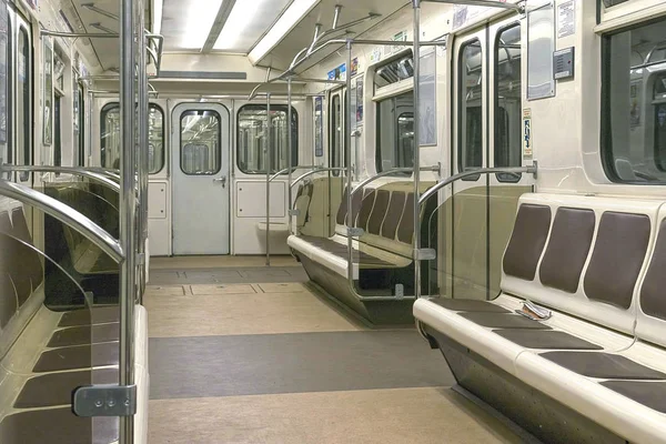 Inne i tunnelbana bilen — Stockfoto