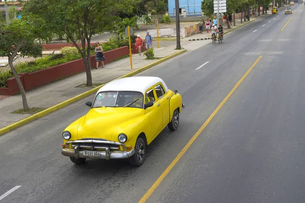 Vackra retro bil på Kuba — Stockfoto