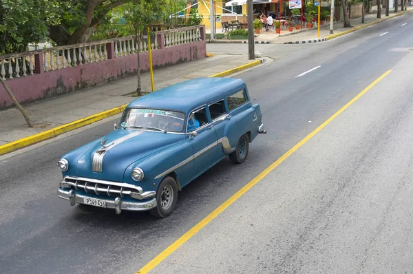 Belo carro retro em Cuba Imagem De Stock