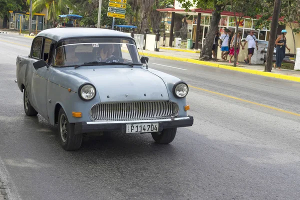 Krásné retro auto na Kubě — Stock fotografie