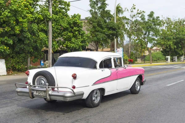 Piękny retro samochodów w Kuba — Zdjęcie stockowe