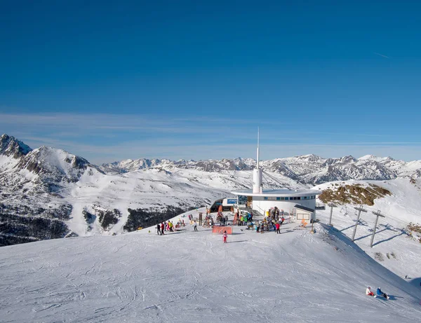Andora-2015年1月06日: Pyrenee 滑雪胜地咖啡厅 — 图库照片