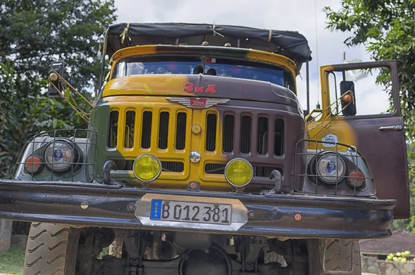 Havanna, Kuba - január 03, 2018: Volt orosz hadsereg teherautó újra — Stock Fotó