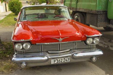 Havana, Küba - 4 Ocak 2018: Retro klasik Amerikan otomobil eşit