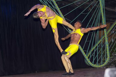 Havana, Küba - 04 Ocak 2018: Tropicana içinde performans dansçılar