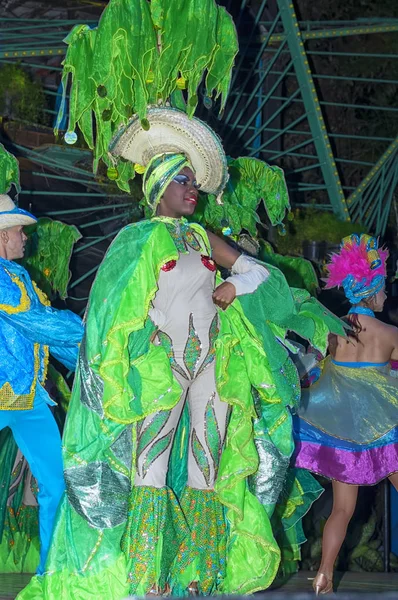 Havana, Cuba -, 04 januari 2018: Dansers het uitvoeren in Tropicana — Stockfoto