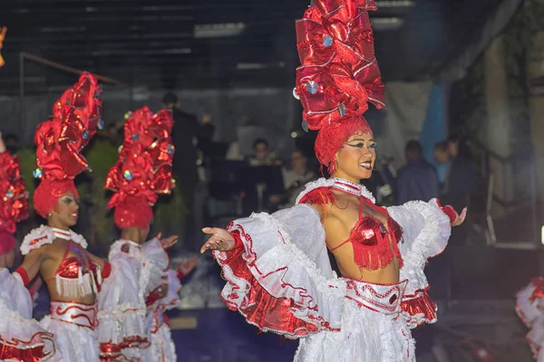 La Habana, Cuba - 04 de enero de 2018: Bailarines actuando en Tropicana — Foto de Stock