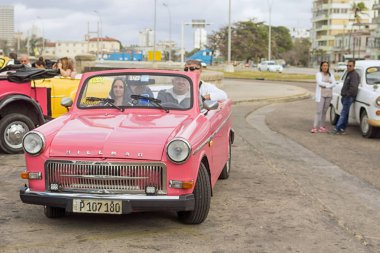 Havana, Küba - 04 Ocak 2018: Bir retro klasik Amerikan otomobil pa
