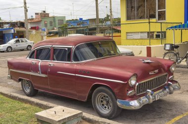 Varadero, Küba - 05 Ocak 2018: Bir retro klasik bordo Chev