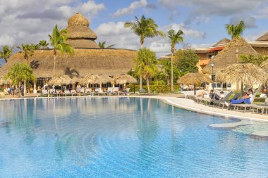 Varadero, Küba - 05 Ocak 2018: bir po güneşlenme turist