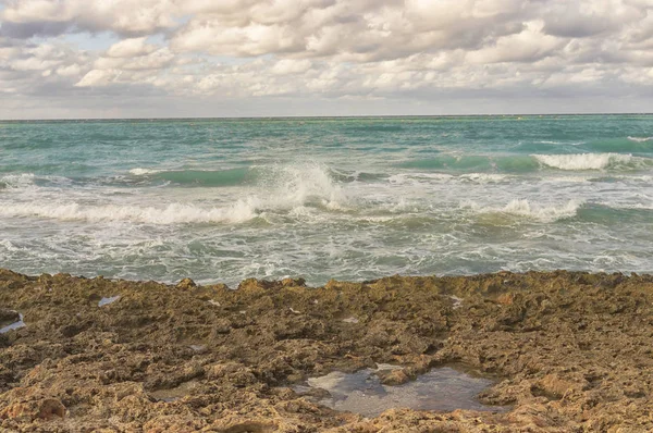 Landscape marine, ocean or sea with large waves — Stock Photo, Image