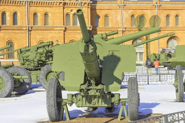 SAINT PETERSBURG, RUSSIA - MARCH 31, 2018: Artillery gun of the — Stock Photo, Image