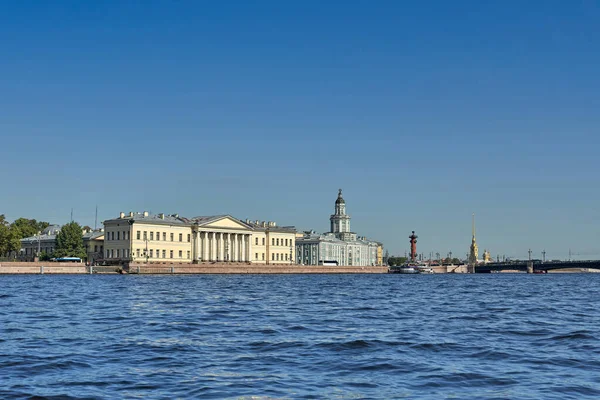 Vista Del Terraplén Isla Vasilyevsky San Petersburgo Desde Río Neva — Foto de Stock