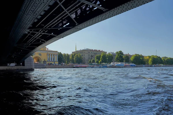 View Embankment Bridge Saint Petersburg Neva River Bridge Dworcowa Day — Stock Photo, Image