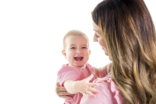 Portrait d'une mère avec bébé isolé sur blanc — Photo