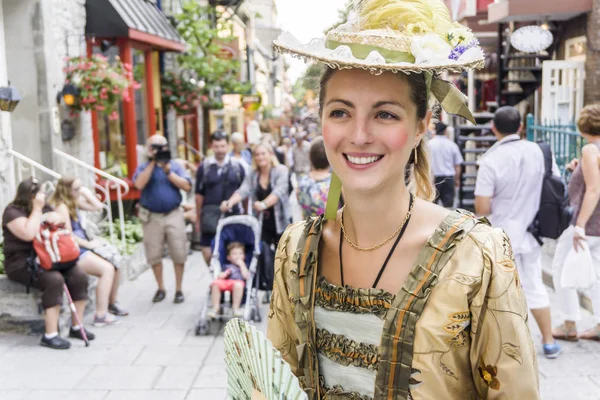 Nieuw-Frankrijk kostuum stijl buiten portret — Stockfoto