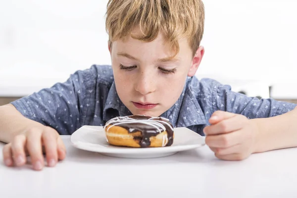 Delen van zoete momenten jongen — Stockfoto