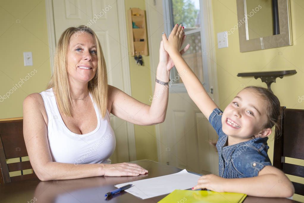Vera king. Mom teach видео. мама научила сына. Teach me mommy. красивая мама учит сына.
