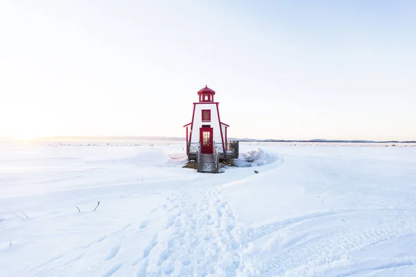 Farol na temporada de inverno — Fotografia de Stock