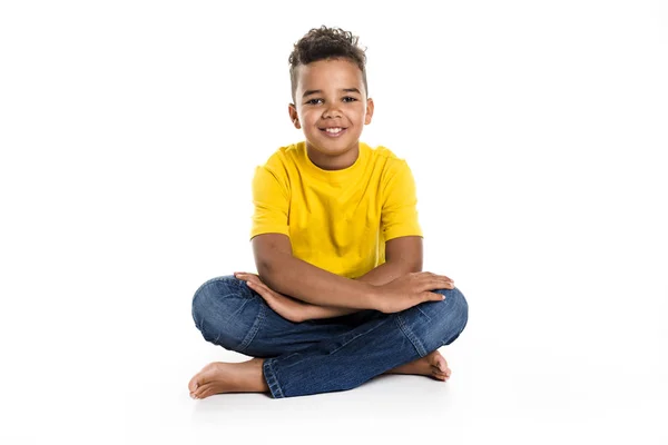 Adorable africano chico en estudio blanco fondo — Foto de Stock