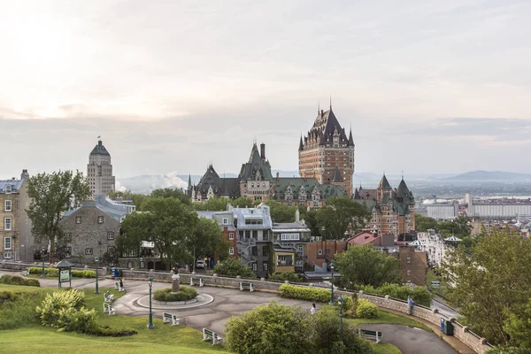 Castelo Frontenac em Old Quebec Cidade hotéis e conceito de arquitetura — Fotografia de Stock