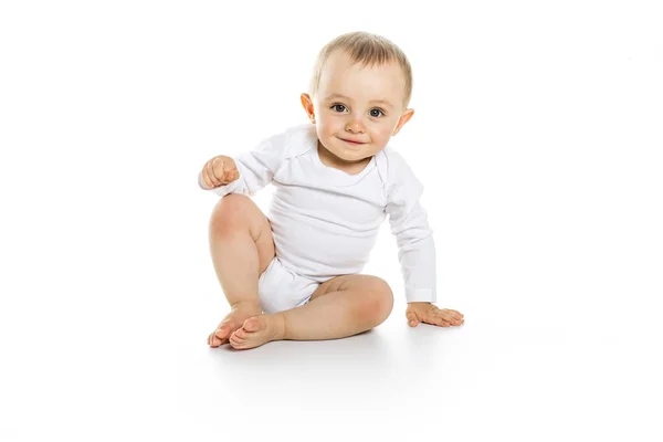 Mooie baby jongen op witte achtergrond — Stockfoto