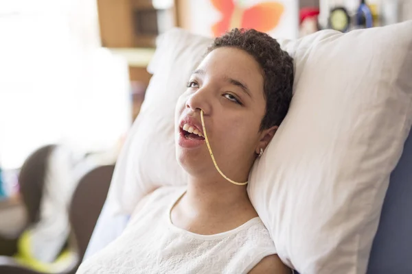 Sick patient lying on bed in hospital for medical background — Stock Photo, Image