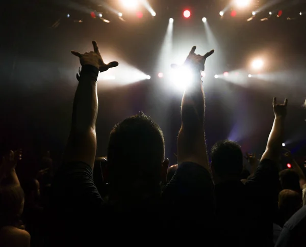 Silhouette persone rock show — Foto Stock