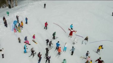 Yukarıdan Sunni Noel Kayak