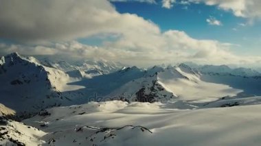 Bulutların üstünde Copterlapse