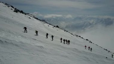 Dağcı Dağı'na Git