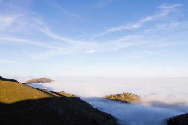 Bulutlar dağ tepe halı