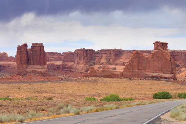 Panorama del Parque Nacional Arches, Utah. Estados Unidos — Foto de Stock