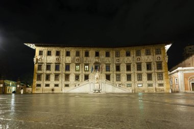 Pisa gece görünümü, Toskana, İtalya