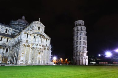 Piazza dei Miracoli ile leaning tower of Pisa, İtalya