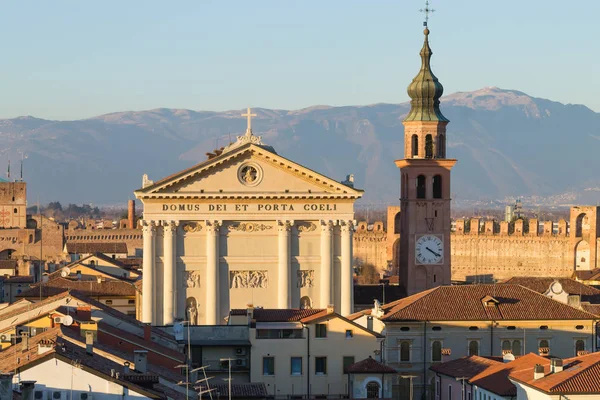 Pohled na Cittadella, opevněné město v Itálii — Stock fotografie