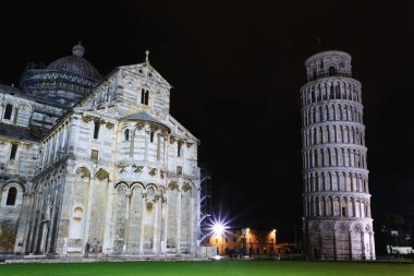 Piazza dei Miracoli ile leaning tower of Pisa, İtalya