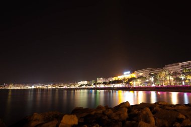 Cannes beach gece görünümü, Fransa
