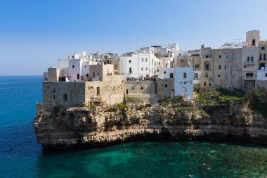 Polignano bir kısrak görüntülemek, Apulia, İtalya