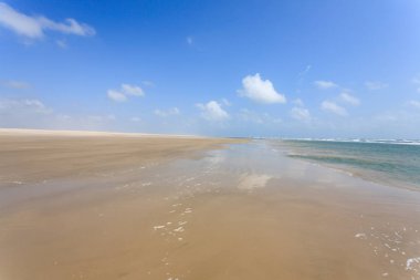 Beyaz kum tepeleri panorama Lencois Maranhenses Milli Parkı '