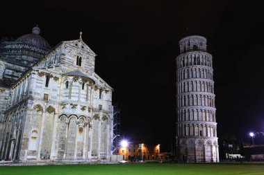 Piazza dei Miracoli ile leaning tower of Pisa, İtalya