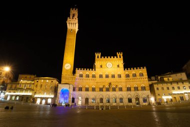 Siena gece görünümü, Toskana, İtalya