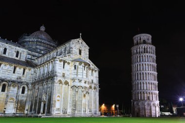 Piazza dei Miracoli ile leaning tower of Pisa, İtalya