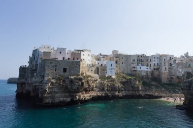 Polignano bir kısrak görüntülemek, Apulia, İtalya