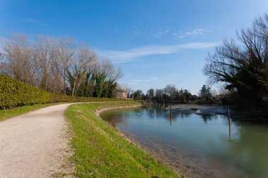 Sile Nehri boyunca yürüyüş yolu